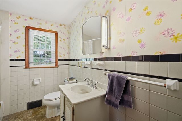 98 Hanward Hill, East Longmeadow, MA 01028