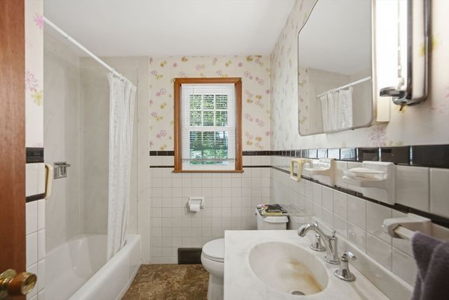 98 Hanward Hill, East Longmeadow, MA 01028