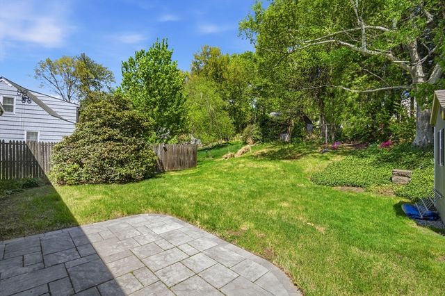 98 Hanward Hill, East Longmeadow, MA 01028