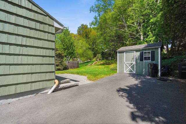 98 Hanward Hill, East Longmeadow, MA 01028