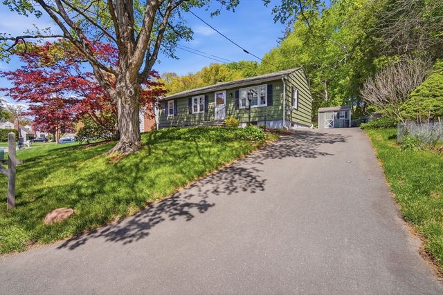 98 Hanward Hill, East Longmeadow, MA 01028