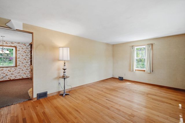 98 Hanward Hill, East Longmeadow, MA 01028