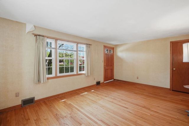 98 Hanward Hill, East Longmeadow, MA 01028