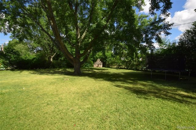 2201 Miller Rd, Flint, MI 48503