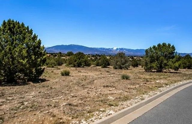 4 Hollyhock Cir, Santa Fe, NM 87506