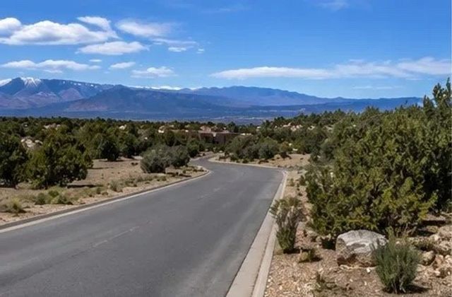 4 Hollyhock Cir, Santa Fe, NM 87506