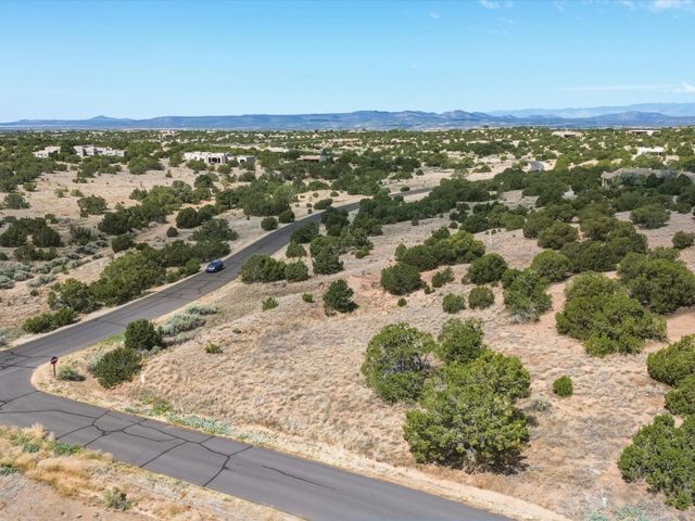 4 Hollyhock Cir, Santa Fe, NM 87506
