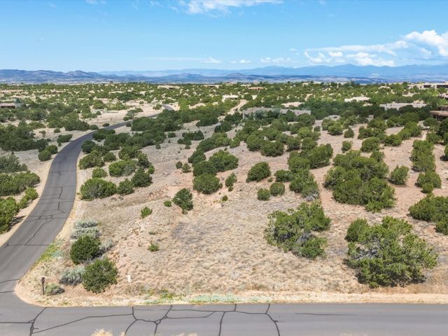 4 Hollyhock Cir, Santa Fe, NM 87506
