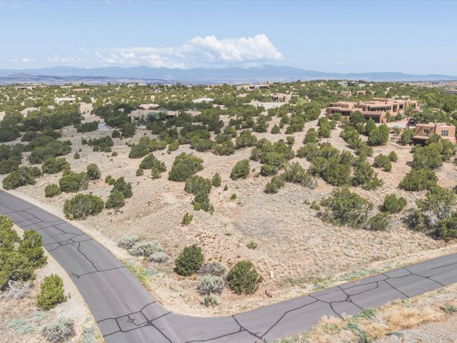 4 Hollyhock Cir, Santa Fe, NM 87506