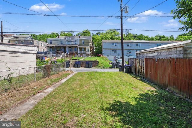 547 S FRONT ST, Steelton, PA 17113