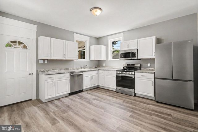 547 S FRONT ST, Steelton, PA 17113