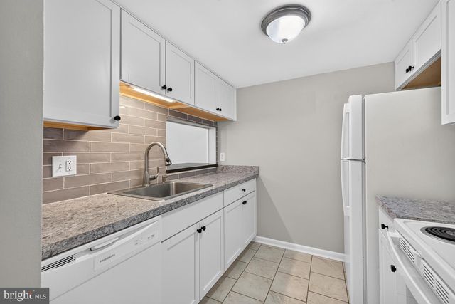 21 SAILBOAT CIR, Newark, DE 19702