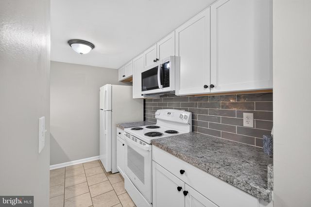21 SAILBOAT CIR, Newark, DE 19702