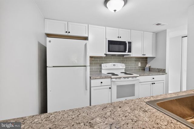 21 SAILBOAT CIR, Newark, DE 19702