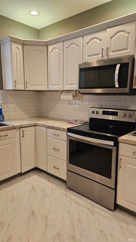 623 S Runnymeade Avenue, Evansville, IN 47714