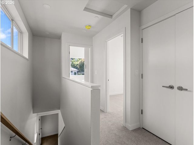 2524 Se 18TH Ave, Portland, OR 97202