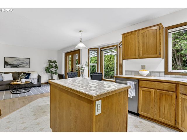 2750 Ne ELLIOTT Ave, Gresham, OR 97030