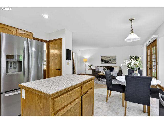 2750 Ne ELLIOTT Ave, Gresham, OR 97030
