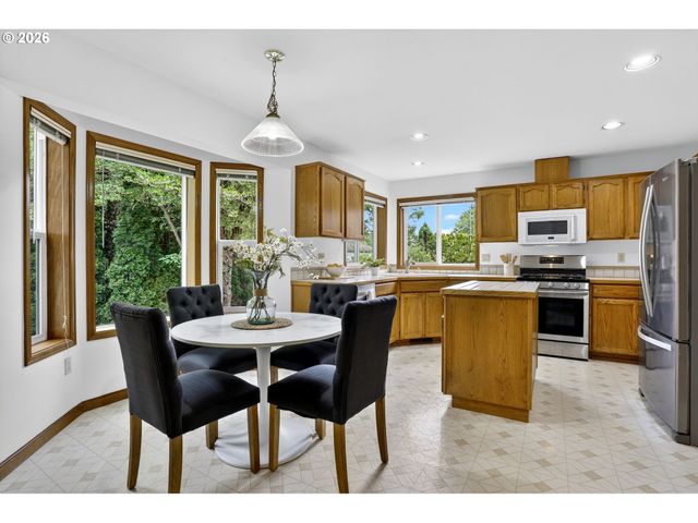 2750 Ne ELLIOTT Ave, Gresham, OR 97030