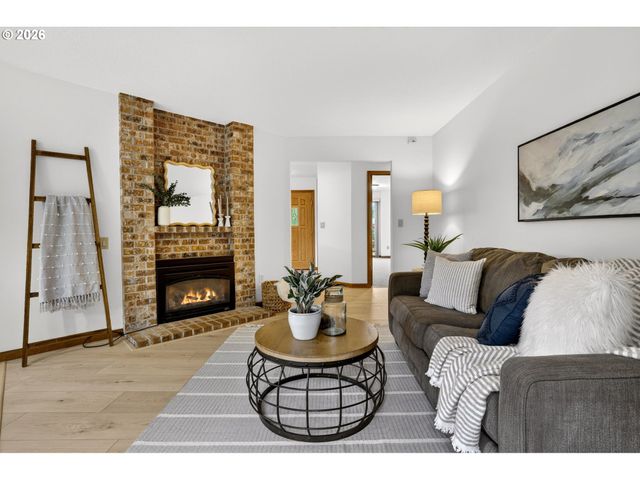 2750 Ne ELLIOTT Ave, Gresham, OR 97030