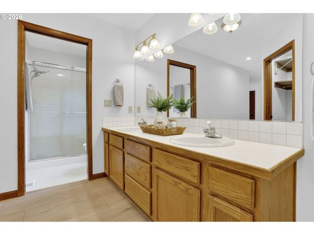 2750 Ne ELLIOTT Ave, Gresham, OR 97030