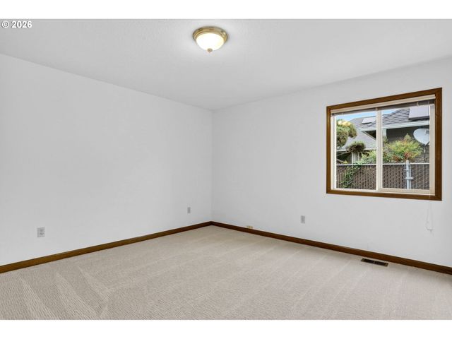 2750 Ne ELLIOTT Ave, Gresham, OR 97030