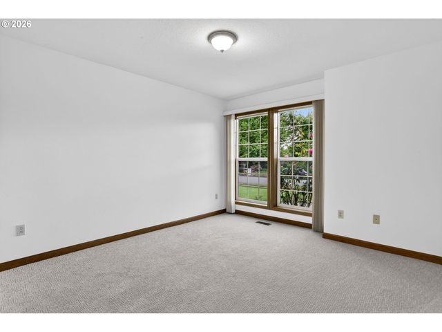 2750 Ne ELLIOTT Ave, Gresham, OR 97030