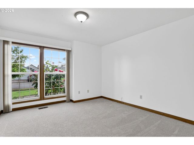 2750 Ne ELLIOTT Ave, Gresham, OR 97030