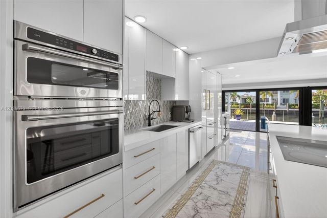 2611 NE 36th Street, Lighthouse Point, FL 33064