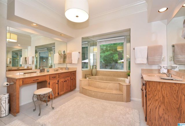 2568 DOLLY RIDGE ROAD, Vestavia Hills, AL 35243