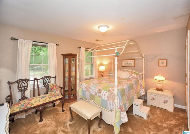 2568 DOLLY RIDGE ROAD, Vestavia Hills, AL 35243