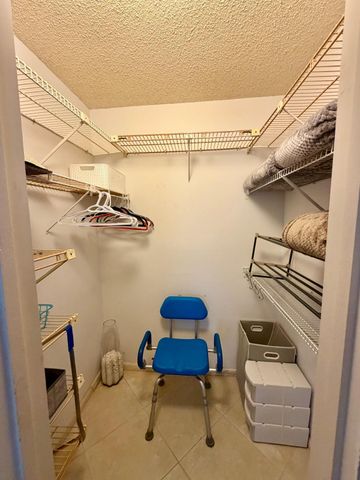 300 NE 26TH Avenue 2010, Boynton Beach, FL 33435