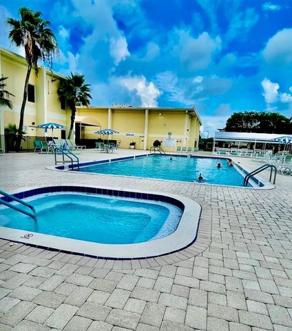 300 NE 26TH Avenue 2010, Boynton Beach, FL 33435