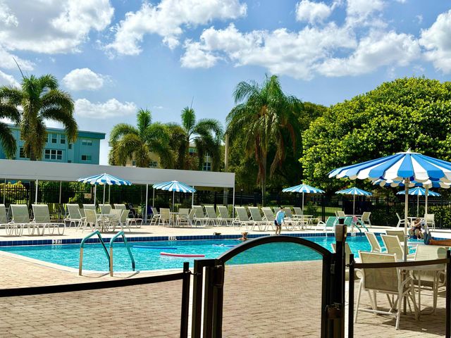 300 NE 26TH Avenue 2010, Boynton Beach, FL 33435