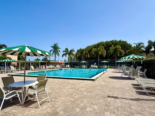 300 NE 26TH Avenue 2010, Boynton Beach, FL 33435