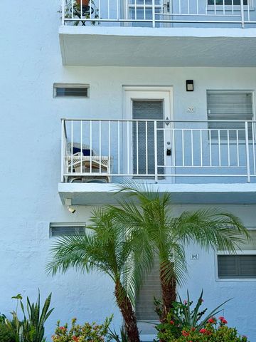 300 NE 26TH Avenue 2010, Boynton Beach, FL 33435