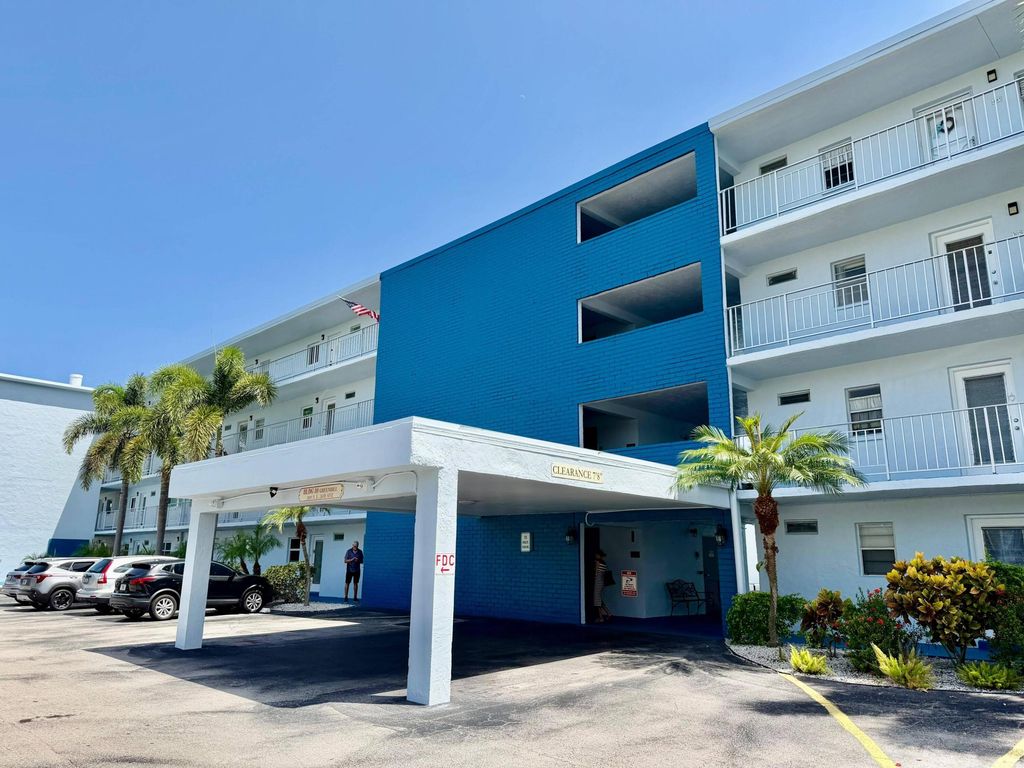 300 NE 26TH Avenue 2010, Boynton Beach, FL 33435