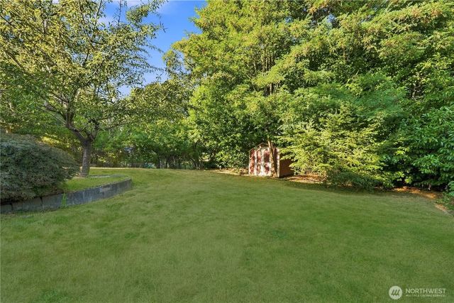 11526 3rd Avenue NE, Seattle, WA 98125
