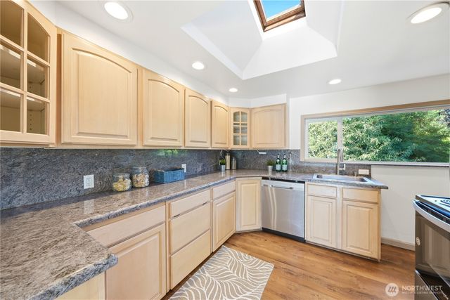 11526 3rd Avenue NE, Seattle, WA 98125