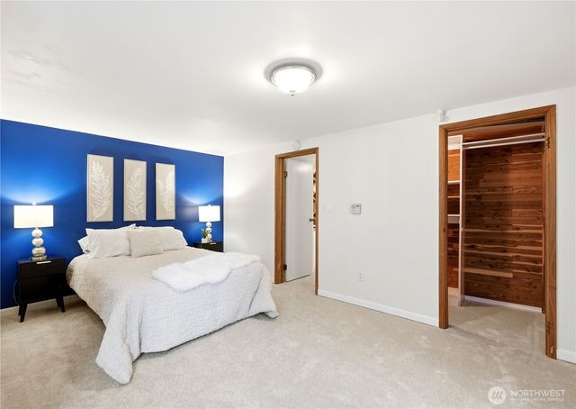 11526 3rd Avenue NE, Seattle, WA 98125