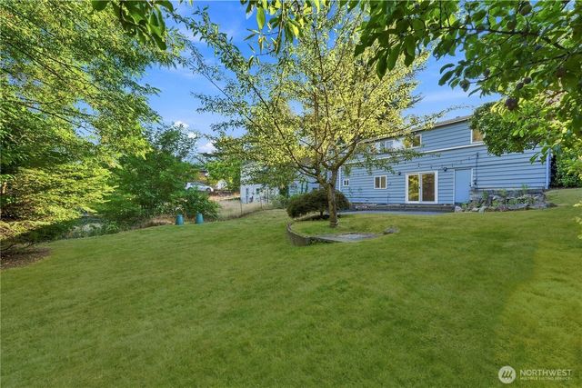 11526 3rd Avenue NE, Seattle, WA 98125