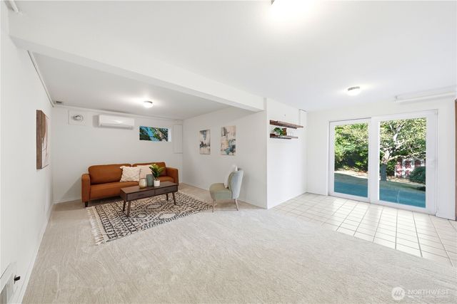 11526 3rd Avenue NE, Seattle, WA 98125
