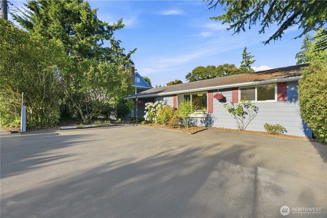 11526 3rd Avenue NE, Seattle, WA 98125