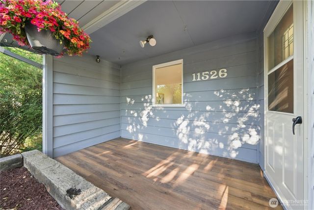11526 3rd Avenue NE, Seattle, WA 98125