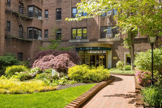 6910 Yellowstone Blvd Apt 507, New York City, NY 11375