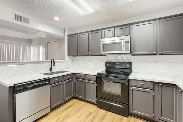 1106 Alameda Drive, Carrollton, TX 75007