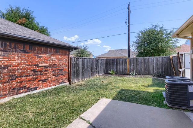 1106 Alameda Drive, Carrollton, TX 75007
