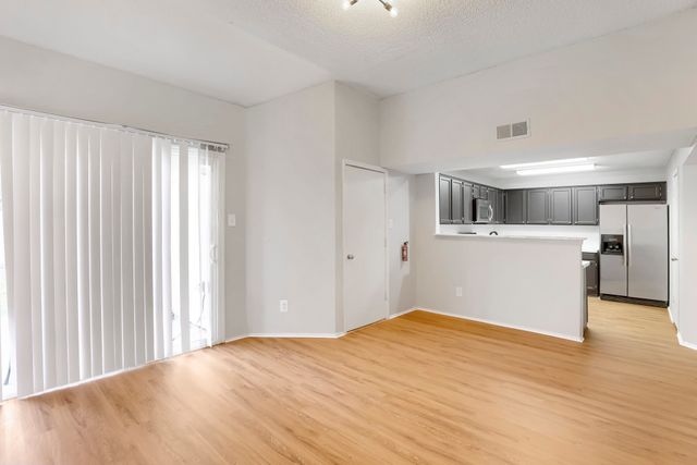 1106 Alameda Drive, Carrollton, TX 75007