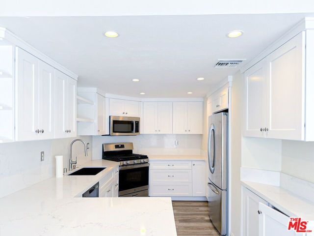 2578 Calle Abedul, Thousand Oaks, CA 91360