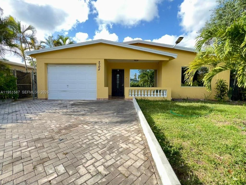 3105 SW 13th St, Fort Lauderdale, FL 33312